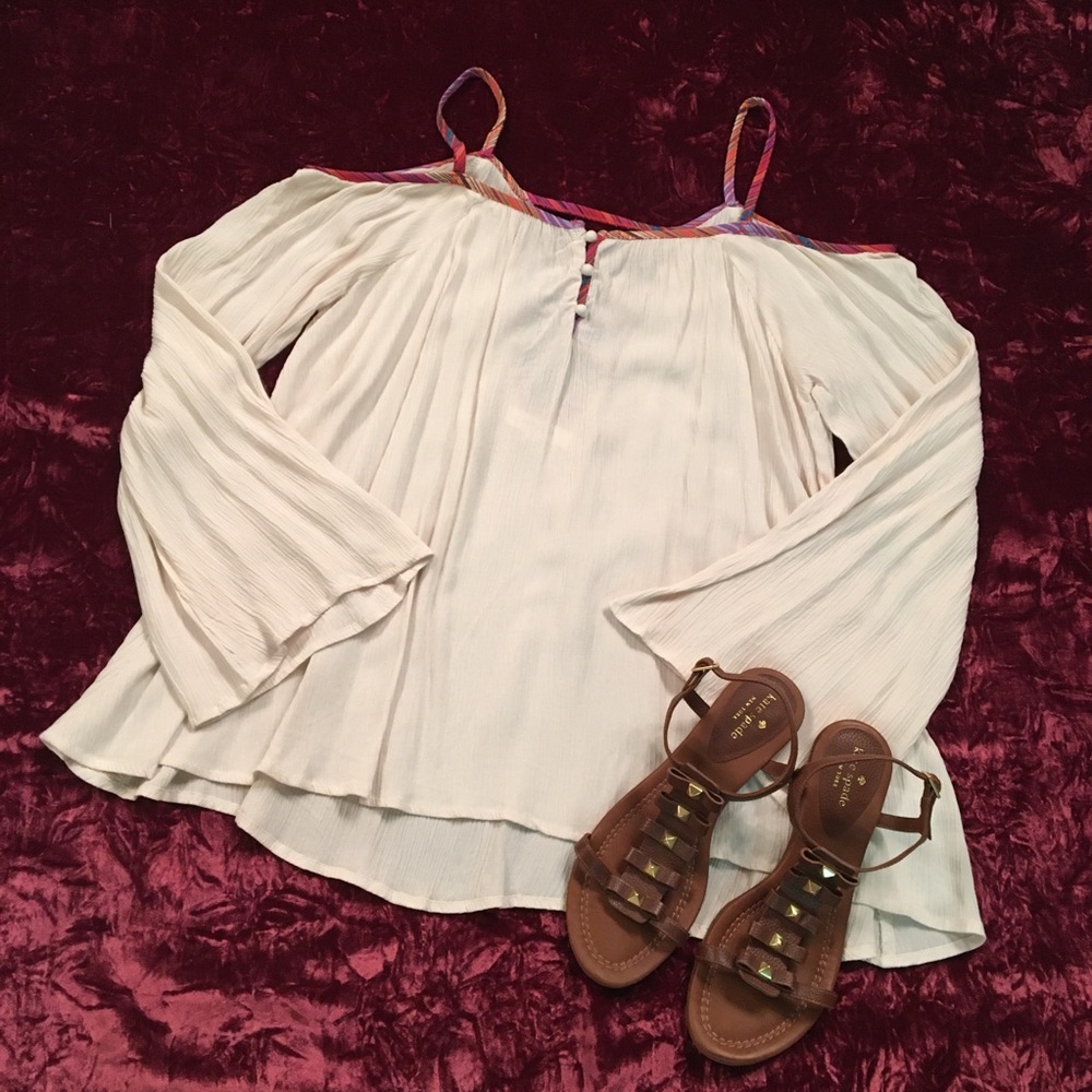 Cold shoulder top with long sleeves